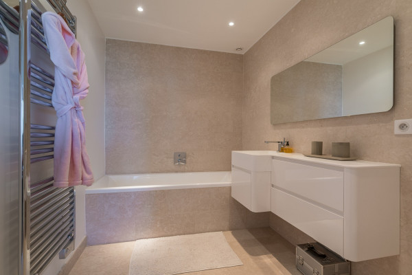 villa in Cannes : Rent wonderful modern villa on the heights of Cannes with a great Seaview - Photo 8