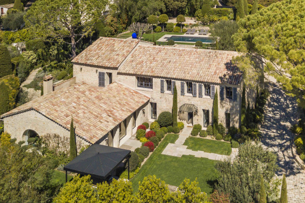 villa in Mougins : Rent gorgeous 5-bedroom villa with swimming pool in a private domaine in Mougins - Photo 92
