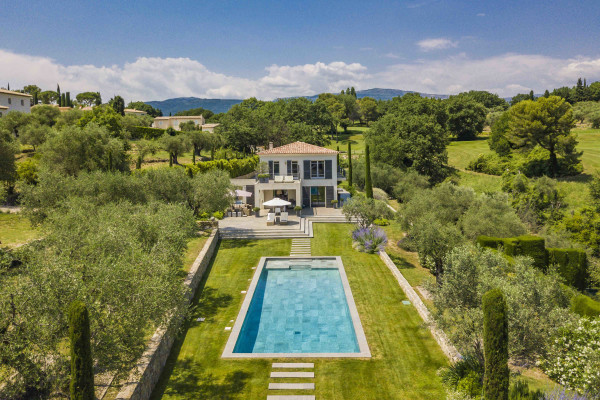 villa in Châteauneuf-Grasse : Rent wonderful modern villa located in very peaceful surroundings close to Valbonne - Photo 8