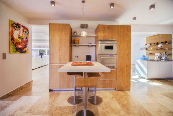 villa in St Tropez : Rent beautiful villa in the heart of Saint Tropez with views over the village and the sea - Photo 25