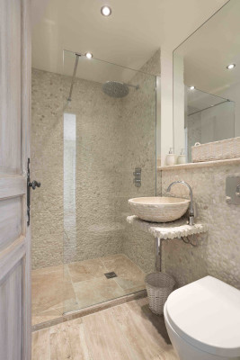 villa in St Tropez : Rent superb villa with swimming pool and  sea views in a private domaine close to St Tropez - Photo 14
