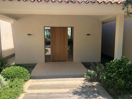 villa in St Tropez : Rent stunning 6 bedroom villa with gym, wine cellar and swimming pool and views over the Mediterranean sea and vineyard in St Tropez - Photo 89