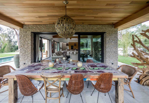 villa in St Tropez : Rent gorgeous 5-bedroom villa with swimming pool within a few minutes drive to Pampelonne Beach in Ramatuelle - Photo 8