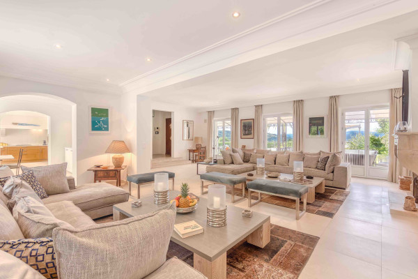 villa in St Tropez : Rent gorgeous villa with swimming pool within just a minute drive to the very heart of Saint Tropez - Photo 4