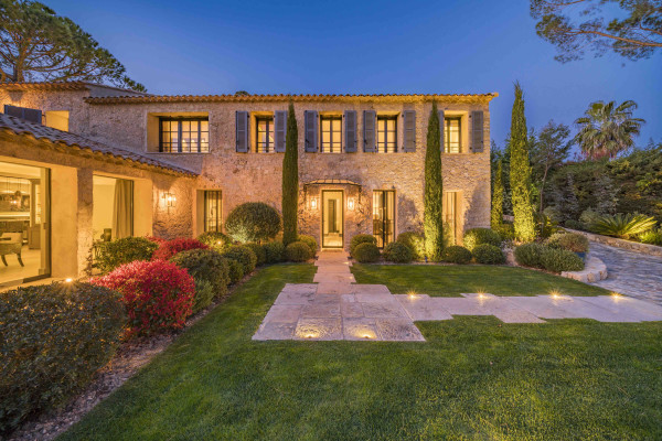 villa in Mougins : Rent gorgeous 5-bedroom villa with swimming pool in a private domaine in Mougins - Photo 68