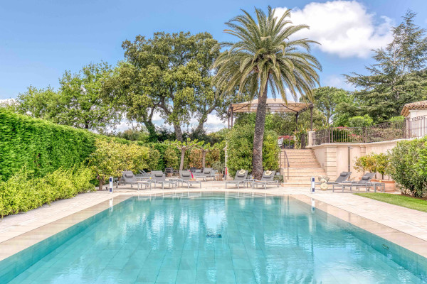 villa in St Tropez : Rent gorgeous villa with swimming pool within just a minute drive to the very heart of Saint Tropez - Photo 31