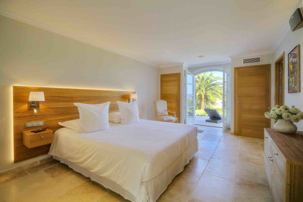 villa in St Tropez : Rent beautiful villa in the heart of Saint Tropez with views over the village and the sea - Photo 18
