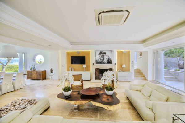 villa in St Tropez : Rent beautiful villa in the heart of Saint Tropez with views over the village and the sea - Photo 6