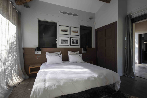 villa in St Tropez : Rent amazing 11 bedroom( 8 guest + 3 staff) villa with swimming pool and cinema in St Tropez walking distance to the beach, close to the village centre. - Photo 48