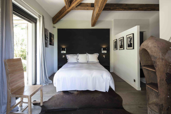 villa in St Tropez : Rent amazing 11 bedroom( 8 guest + 3 staff) villa with swimming pool and cinema in St Tropez walking distance to the beach, close to the village centre. - Photo 36