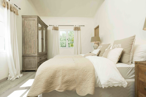 villa in St Tropez : Rent superb villa with swimming pool and  sea views in a private domaine close to St Tropez - Photo 44