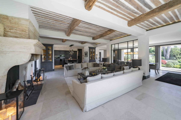 villa in Mougins : Rent gorgeous 5-bedroom villa with swimming pool in a private domaine in Mougins - Photo 53