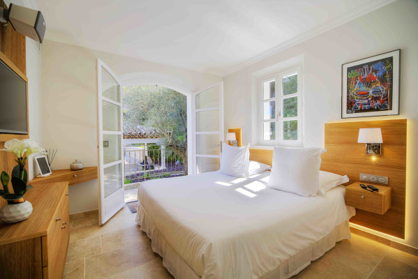 villa in St Tropez : Rent beautiful villa in the heart of Saint Tropez with views over the village and the sea - Photo 39