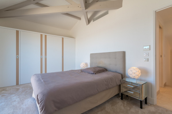 villa in Cannes : Rent wonderful modern villa on the heights of Cannes with a great Seaview - Photo 9