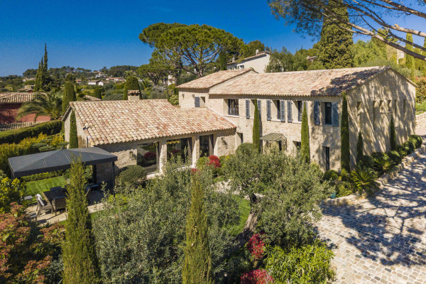 villa in Mougins : Rent gorgeous 5-bedroom villa with swimming pool in a private domaine in Mougins - Photo 91