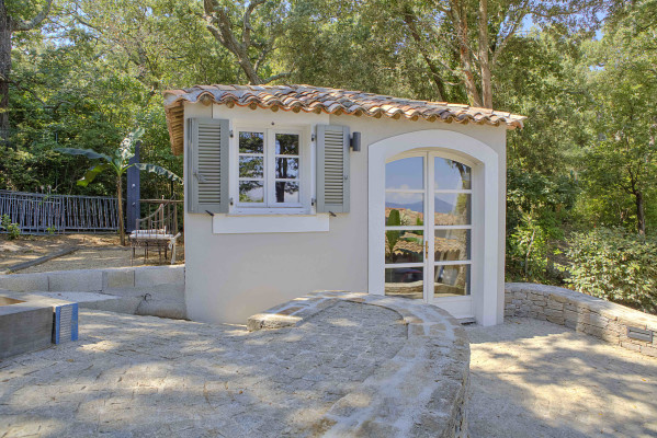 villa in St Tropez : Rent beautiful villa in the heart of Saint Tropez with views over the village and the sea - Photo 77