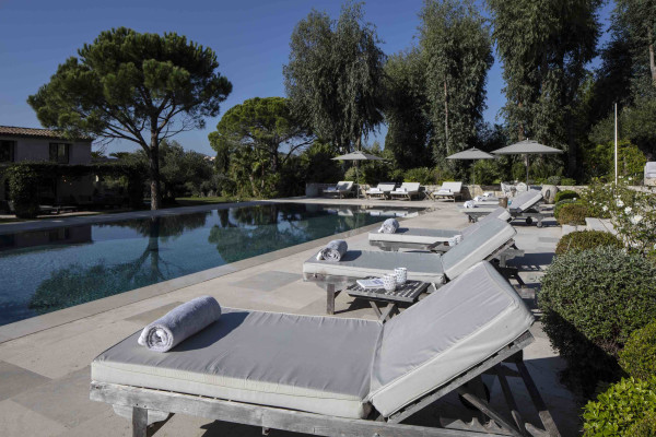 villa in St Tropez : Rent amazing 11 bedroom( 8 guest + 3 staff) villa with swimming pool and cinema in St Tropez walking distance to the beach, close to the village centre. - Photo 100