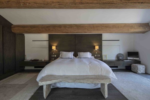 villa in St Tropez : Rent amazing 11 bedroom( 8 guest + 3 staff) villa with swimming pool and cinema in St Tropez walking distance to the beach, close to the village centre. - Photo 24