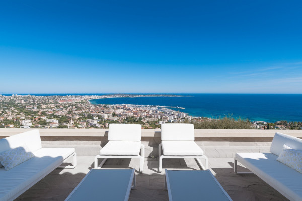 villa in Cannes : Rent wonderful modern villa on the heights of Cannes with a great Seaview - Photo 14