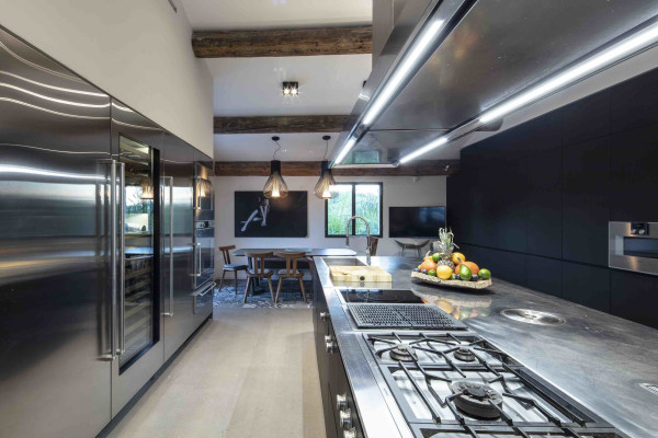 villa in St Tropez : Rent amazing 11 bedroom( 8 guest + 3 staff) villa with swimming pool and cinema in St Tropez walking distance to the beach, close to the village centre. - Photo 21