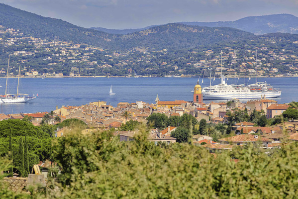 villa in St Tropez : Rent beautiful villa in the heart of Saint Tropez with views over the village and the sea - Photo 74