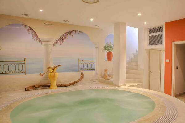 villa in St Tropez : Rent beautiful villa in the heart of Saint Tropez with views over the village and the sea - Photo 90