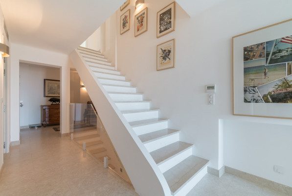 villa in Cannes : Rent wonderful modern villa on the heights of Cannes with a great Seaview - Photo 6