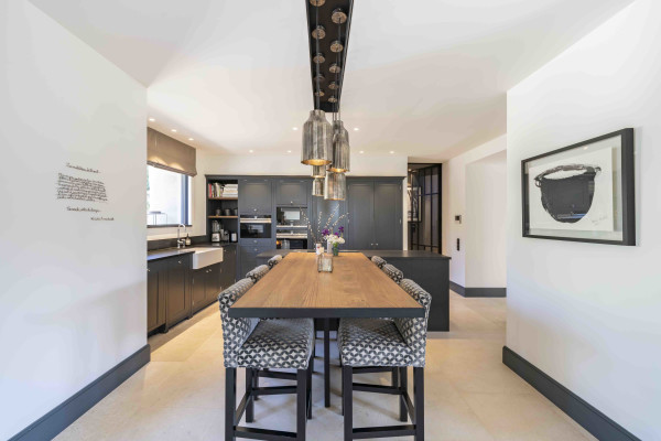 villa in Mougins : Rent gorgeous 5-bedroom villa with swimming pool in a private domaine in Mougins - Photo 47