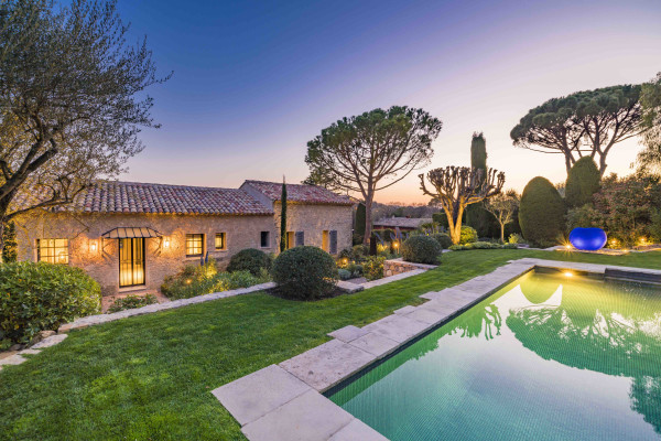 villa in Mougins : Rent gorgeous 5-bedroom villa with swimming pool in a private domaine in Mougins - Photo 85