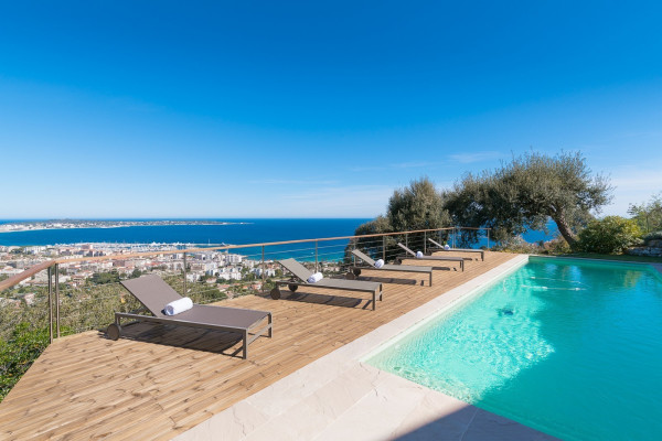 villa in Cannes : Rent wonderful modern villa on the heights of Cannes with a great Seaview - Photo 12