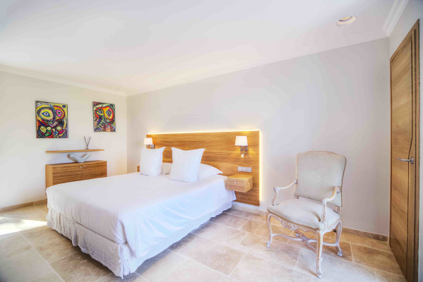 villa in St Tropez : Rent beautiful villa in the heart of Saint Tropez with views over the village and the sea - Photo 15