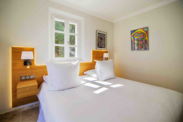villa in St Tropez : Rent beautiful villa in the heart of Saint Tropez with views over the village and the sea - Photo 40