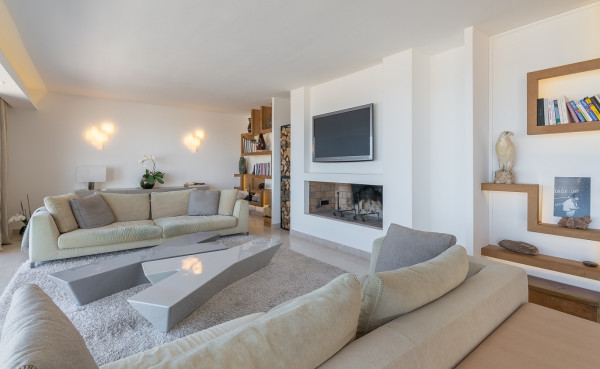 villa in Cannes : Rent wonderful modern villa on the heights of Cannes with a great Seaview - Photo 4