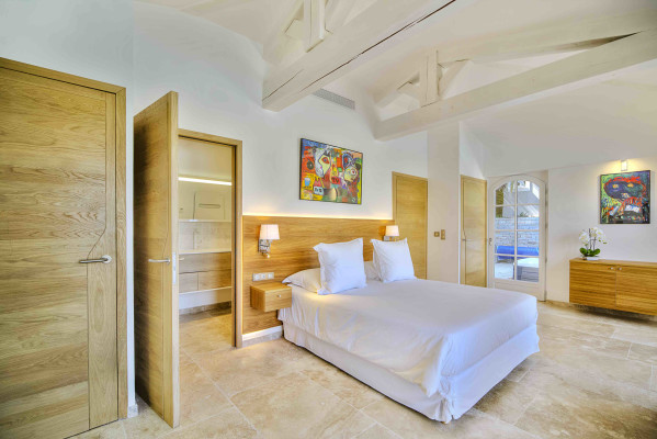 villa in St Tropez : Rent beautiful villa in the heart of Saint Tropez with views over the village and the sea - Photo 64