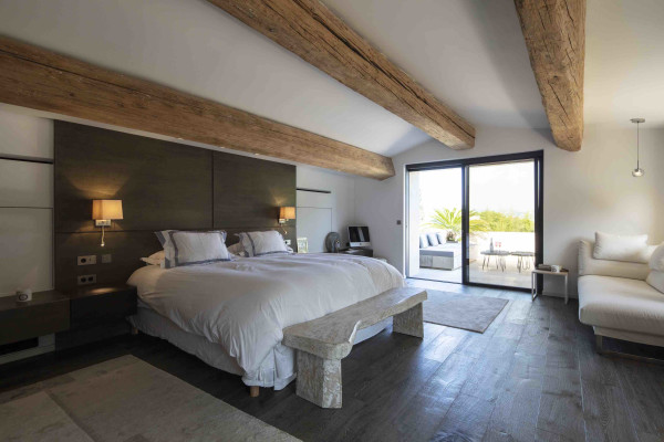 villa in St Tropez : Rent amazing 11 bedroom( 8 guest + 3 staff) villa with swimming pool and cinema in St Tropez walking distance to the beach, close to the village centre. - Photo 22