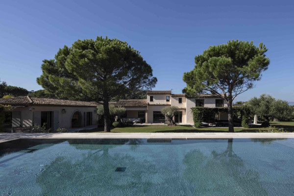 villa in St Tropez : Rent amazing 11 bedroom( 8 guest + 3 staff) villa with swimming pool and cinema in St Tropez walking distance to the beach, close to the village centre. - Photo 84