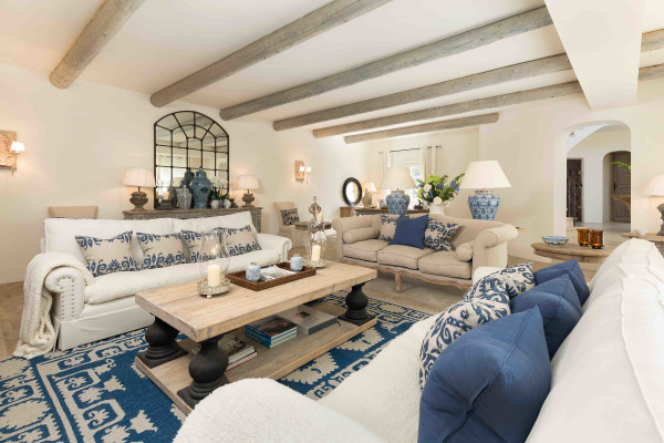 villa in St Tropez : Rent superb villa with swimming pool and  sea views in a private domaine close to St Tropez - Photo 3