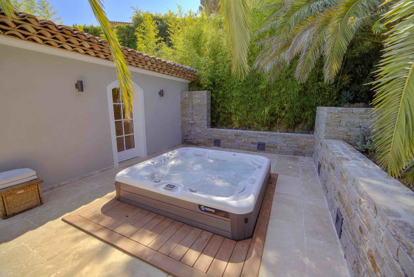 villa in St Tropez : Rent beautiful villa in the heart of Saint Tropez with views over the village and the sea - Photo 47