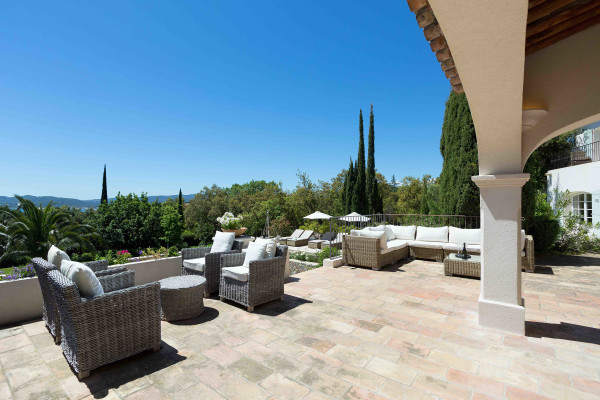 villa in St Tropez : Rent superb villa with swimming pool and  sea views in a private domaine close to St Tropez - Photo 28