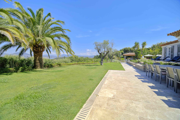 villa in St Tropez : Rent beautiful villa in the heart of Saint Tropez with views over the village and the sea - Photo 72