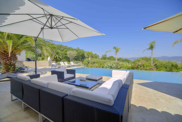 villa in St Tropez : Rent beautiful villa in the heart of Saint Tropez with views over the village and the sea - Photo 68