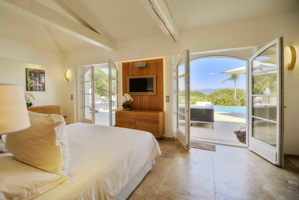 villa in St Tropez : Rent beautiful villa in the heart of Saint Tropez with views over the village and the sea - Photo 67
