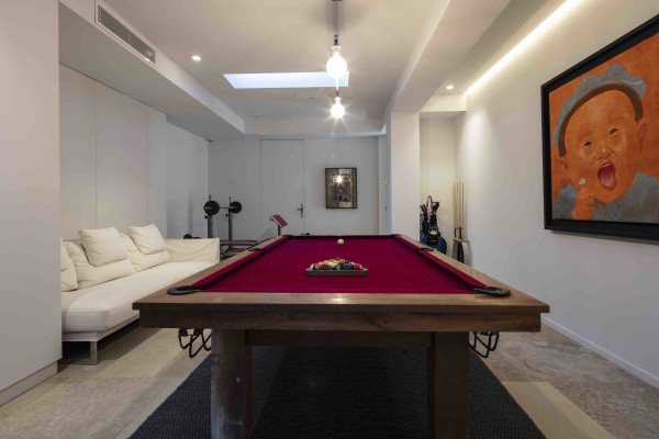 villa in St Tropez : Rent amazing 11 bedroom( 8 guest + 3 staff) villa with swimming pool and cinema in St Tropez walking distance to the beach, close to the village centre. - Photo 74