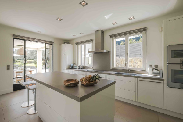 villa in Châteauneuf-Grasse : Rent wonderful modern villa located in very peaceful surroundings close to Valbonne - Photo 19