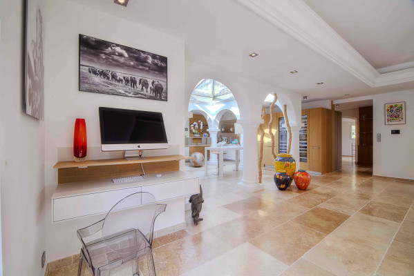villa in St Tropez : Rent beautiful villa in the heart of Saint Tropez with views over the village and the sea - Photo 12