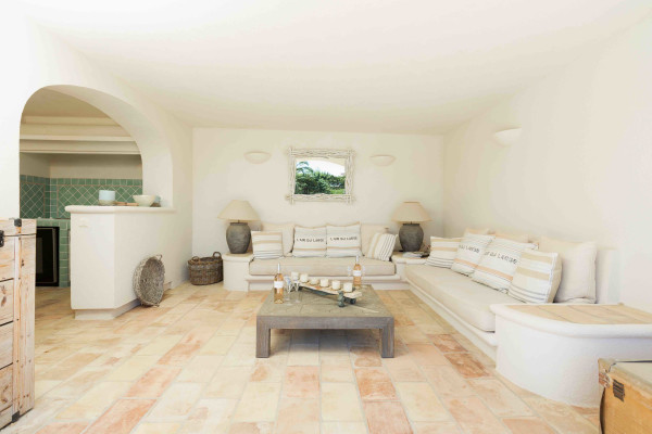 villa in St Tropez : Rent superb villa with swimming pool and  sea views in a private domaine close to St Tropez - Photo 40