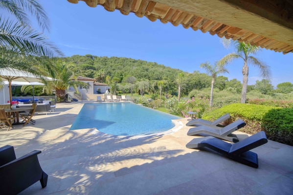 villa in St Tropez : Rent beautiful villa in the heart of Saint Tropez with views over the village and the sea - Photo 52