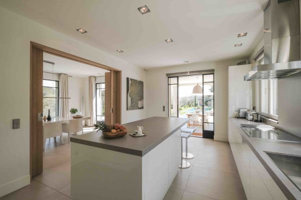 villa in Châteauneuf-Grasse : Rent wonderful modern villa located in very peaceful surroundings close to Valbonne - Photo 18