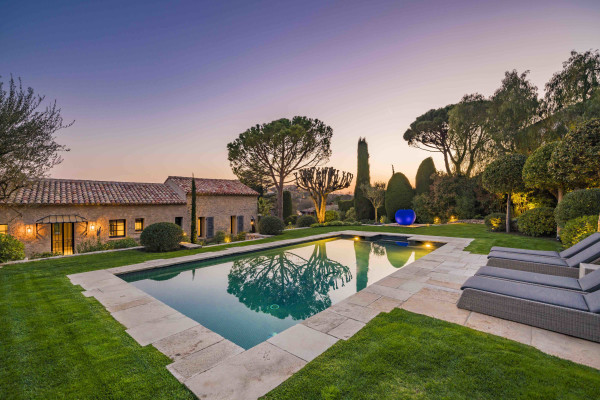 villa in Mougins : Rent gorgeous 5-bedroom villa with swimming pool in a private domaine in Mougins - Photo 60