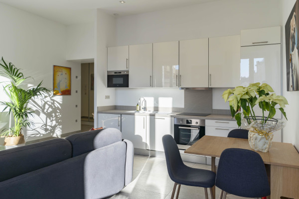 apartment in Cannes : Rent modern 2 bedroom apartment within 5 min walking distance to the Palais - Photo 22